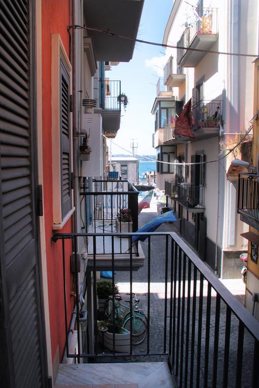 פוזולי B&B Darsena מראה חיצוני תמונה